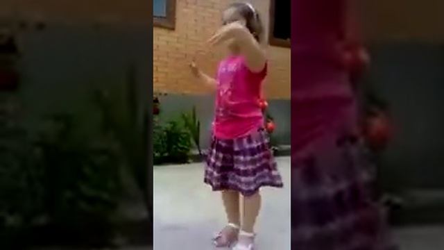 Девочка танцует чеченской танец смотреть онлайн