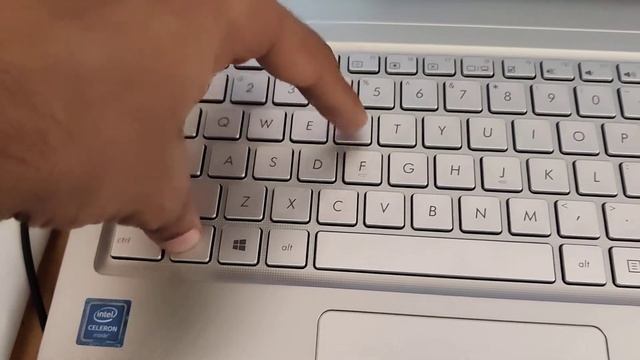 Pause/Break key in keyboard of ASUS Notebook смотреть онлайн