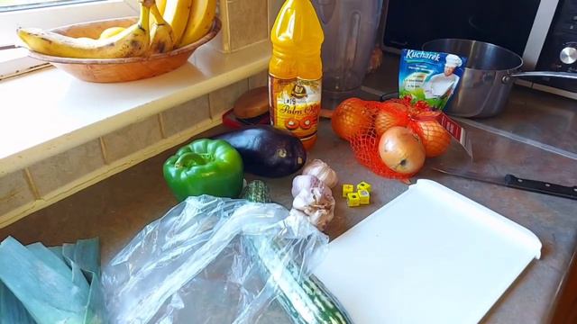 Préparation des feuilles de maniocs avec les haricots/ pondu na madesu par Mama Anne смотреть онлайн