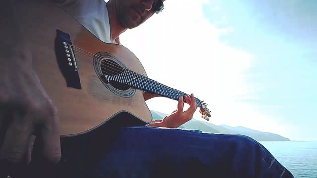 Guitar playing with my Maton on the Beach of Monterosso al Mare in Italy смотреть онлайн