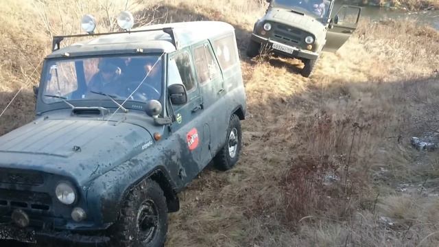 Разные внедорожники, кроссоверы, паркетники на покатушках по бездорожью. смотреть онлайн