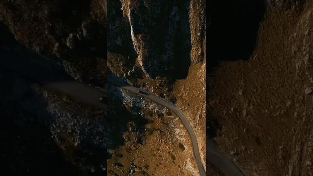 Чтобы не забывать, что мир не только ужасен, но и прекрасен. Полное видео о Черногории @VadimKey смотреть онлайн