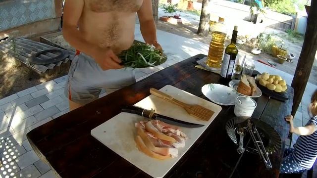 Жаренное мясо сало с картошкой на мангале ?????? смотреть онлайн