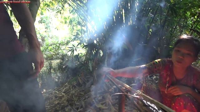 Primitive Fishing Skills Catch Big Fish Unique On Stream For Survival - Cooking Fish Delicious смотреть онлайн