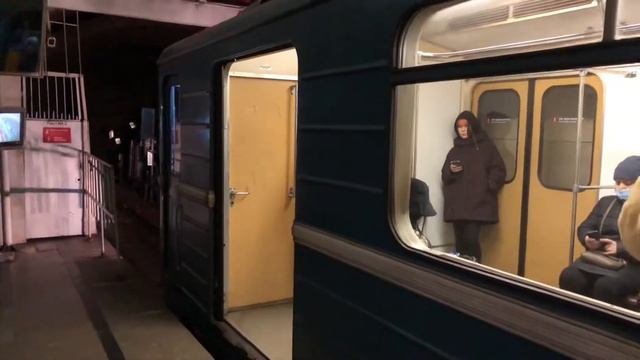 81-717.5, 81-714.5М, 81-714.5 Перекраска Московский транспорт, 81-714 и 81-717 На станции Тверская смотреть онлайн