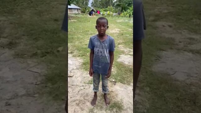 Коран читает(hafiz)