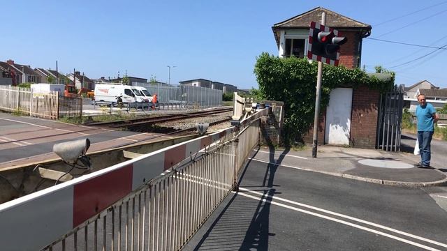 (Rare Barriers) Pembrey & Burry Port Level Crossing (Carmarthenshire) 30/05/2023 смотреть онлайн