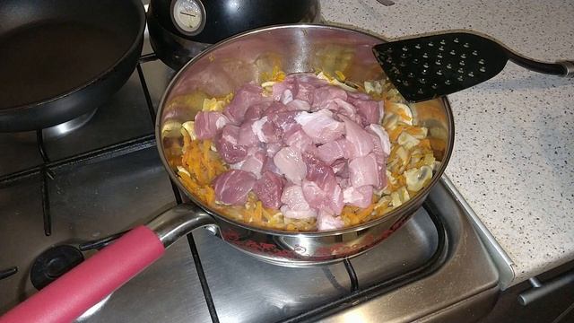 Мясо В Горшочке С Грибами И Картошечкой В Духовке Рецепт Видео смотреть онлайн