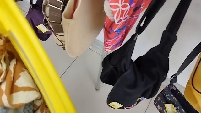 Невероятно повезло: Max Mara, Gucci, Burberry, HUGO BOSS в секонд-хенде/Оригинал ли это?? смотреть онлайн