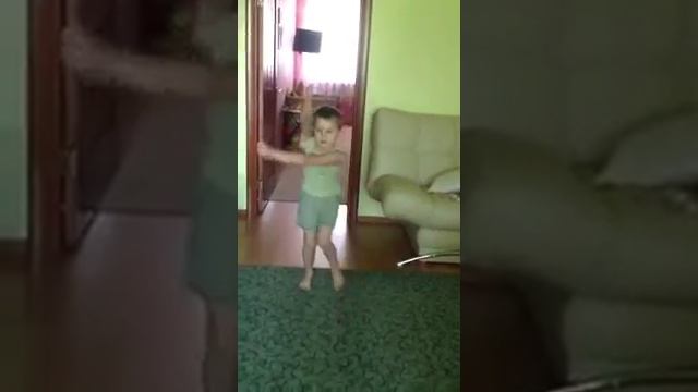 Сына танцует! смотреть онлайн