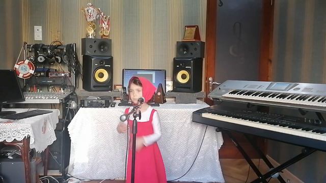 Dea Gerliani - Masha And The Bear - Song of Beauty смотреть онлайн