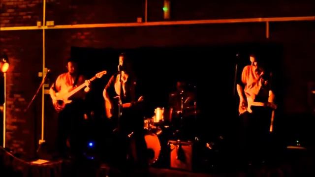 Bo Walton and Red Alert rock the Burton RnR Club. смотреть онлайн