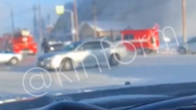 На Черном Мысу горит дом. Сургут. смотреть онлайн