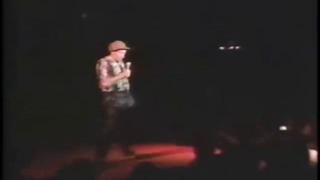 Robin Williams Singing Fire by Bruce Springsteen As Elmer Fudd смотреть онлайн