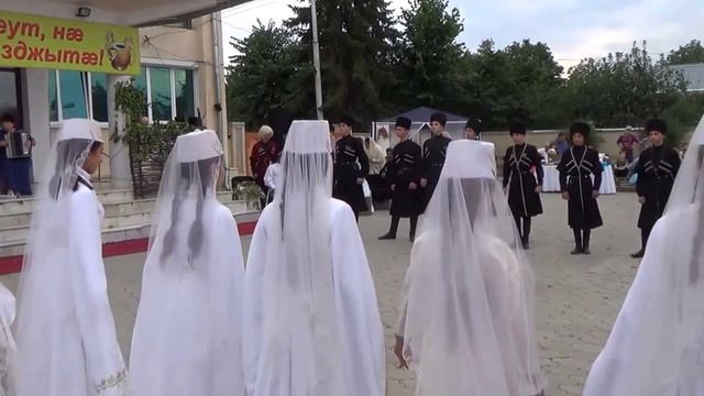 Елхот абон. Ансамбль Хурзарин - Симд смотреть онлайн