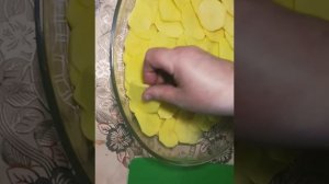 Налим,в духовке с картошечкой,хоть обед,хоть ужин.Насладитесь этим вкусом.