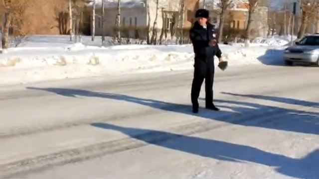 С 8 марта. Полицейские Советского присоединились к Всероссийской акции смотреть онлайн