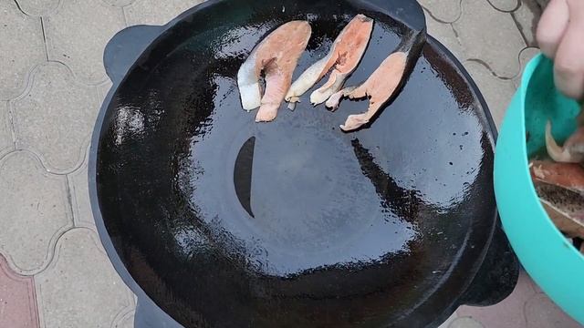 Форель (красная рыба) с овощами на садже. смотреть онлайн