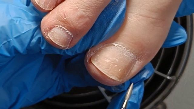 Педикюр. Покрытие простым лаком. смотреть онлайн