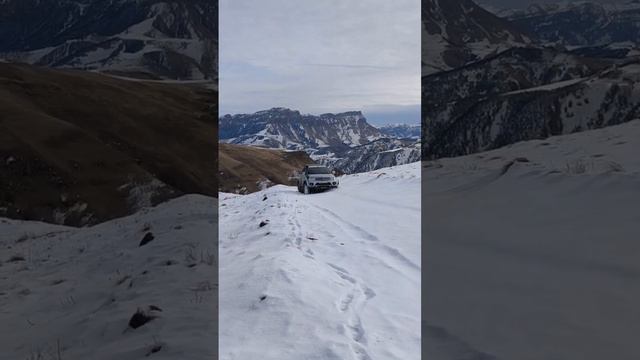 Пробиваем снежный подъем на L200 смотреть онлайн