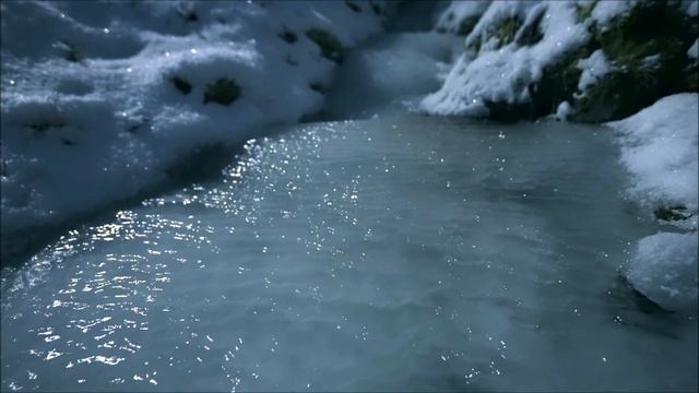 Снежинки, словно замороженные звёзды... Потрясающе красивая мелодия зимы! Послушайте! смотреть онлайн
