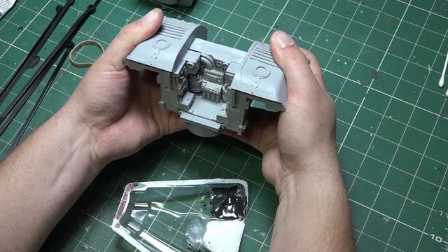 How to build a Forgeworld Warhound Titan Part 2 - The Torso смотреть онлайн