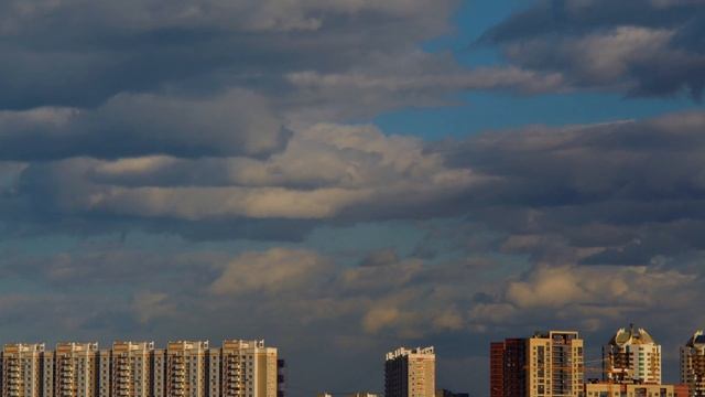 Апрельское небо смотреть онлайн