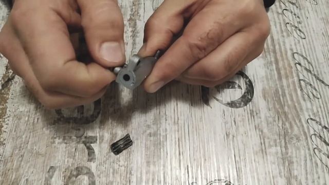 | Maruyama MCV3100 | 3D печать | Замена шестерни маслонасоса бензопилы смотреть онлайн