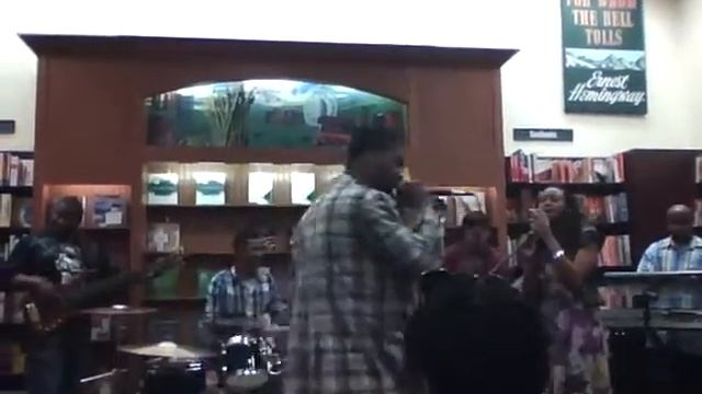 miracle (the oracle) live смотреть онлайн