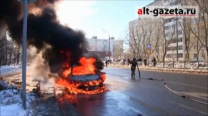 Сгорел автомобиль на шоссе в Сергиевом Посаде