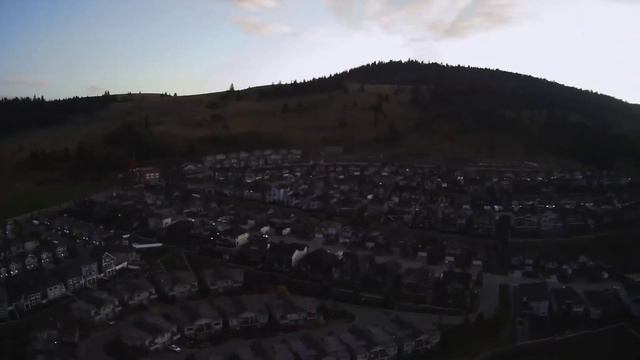 MJX Bugs 19 Over Kamloops смотреть онлайн