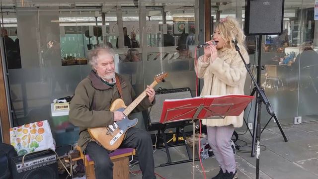 Just Liv and Bob - I Put A Spell On You смотреть онлайн