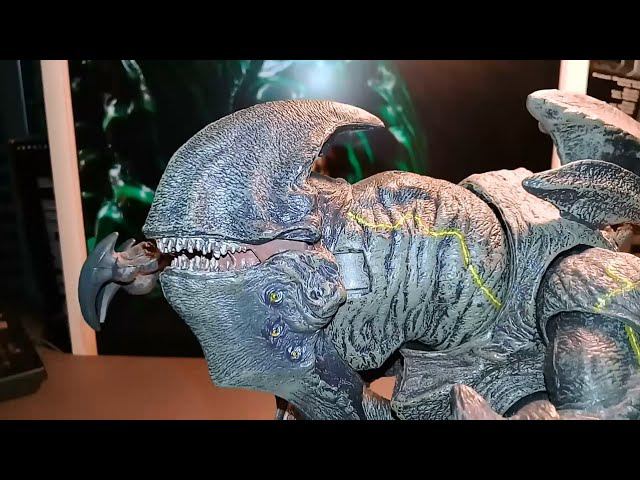 Neca Kaiju Mutavore from Pacific Rim, 2016 Deluxe Series. смотреть онлайн