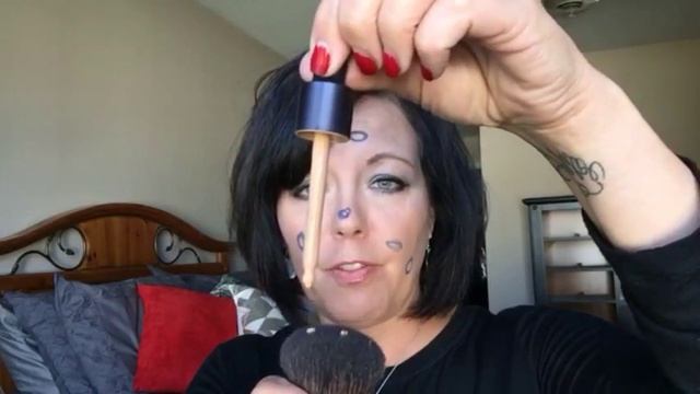 Younique's photoshop in a bottle - magic! Touch Mineral Liquid Foundation смотреть онлайн