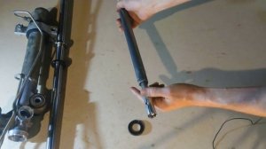 КАК СНЯТЬ САЛЬНИКИ РУЛЕВОЙ РЕЙКИ