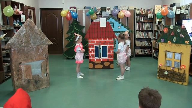 Фестиваль "В детских ладошках чтения лучика" сказка "3 поросенка" Д.с "Солнышко" группа "Пчелки" смотреть онлайн