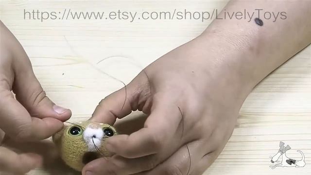 Needle felted toys. How to make thread whiskers / Валяние. Усы для валяной игрушки. Мастер класс смотреть онлайн