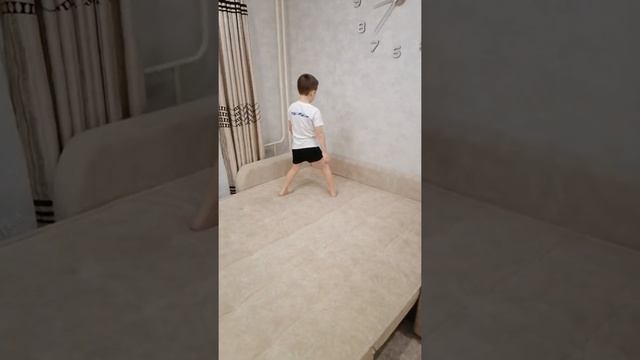 Кувырки и шпагат смотреть онлайн