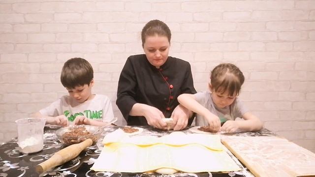 Ариана и Марсель. Готовим ПЕРЕМЯЧ(беляши). Видео, которого НЕ ДОЛЖНО БЫЛО БЫТЬ. смотреть онлайн