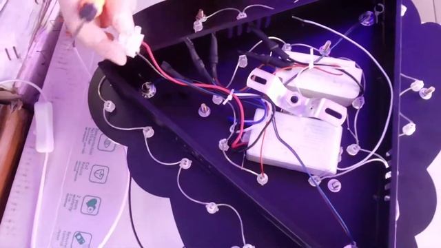 СБОРКА ПОДКЛЮЧЕНИЕ ЛЮСТРЫ 3 ЛАМПЫ СВОИМИ РУКАМИ! смотреть онлайн