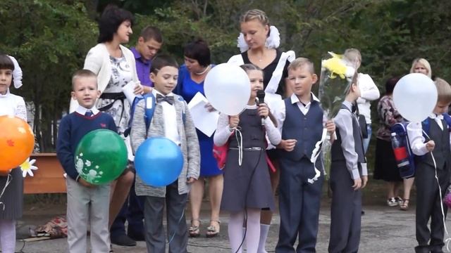 Слава читает стих на линейке. смотреть онлайн