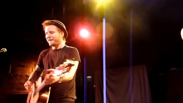 Shinedown Brent Smith and Zach Myers "Unity" acoustic at the Hometown Throwdown in Memphis, TN смотреть онлайн
