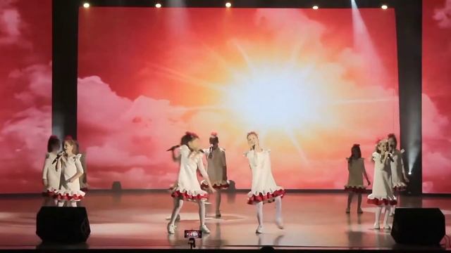 Образцовая эстрадная студия "ШокоЛад", номер "Здравствуй солнце" г.Бобруйск. смотреть онлайн