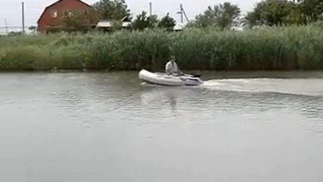 Badger FL270 с двигателем Tohatsu 3.5 HP.WMV смотреть онлайн