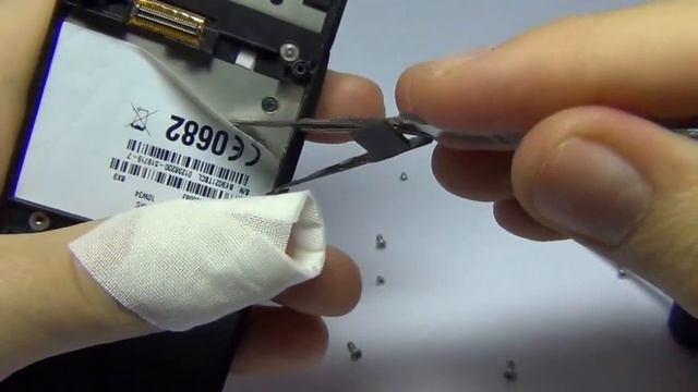 Sony Ericsson W20i Disassembly Energizerx2 смотреть онлайн