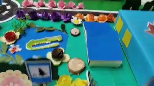 играем с ребенком. Макет города для детского сада тема ПДД и дорожные знаки смотреть онлайн