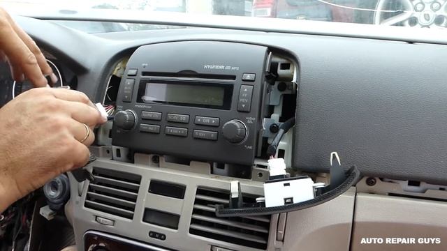 HOW TO REMOVE AND REPLACE RADIO ON HYUNDAI SONATA смотреть онлайн