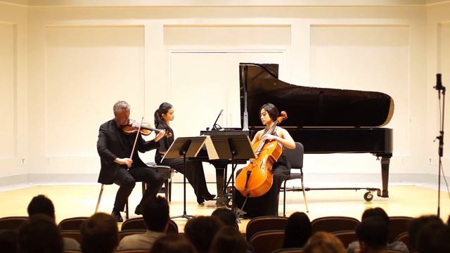 Alfred Schnittke: Trio for Piano, Violin and Cello смотреть онлайн