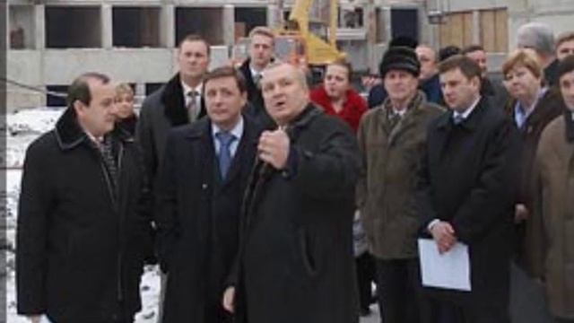 Архитектурная нелепица: мост напротив парка (Красноярск) смотреть онлайн