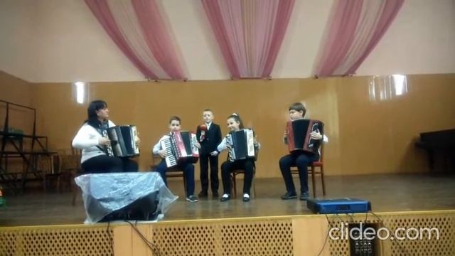 Украинская народная песня "Верховина " в обр.В.Накапкина. Е.Дербенко "Шутка" смотреть онлайн